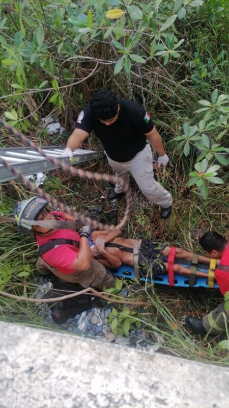 Abuelito llevaba tres días atrapado en una zanja en Malecón Tajamar; esta mañana, Manuel “N”, de 64 años, fue rescatado por bomberos.