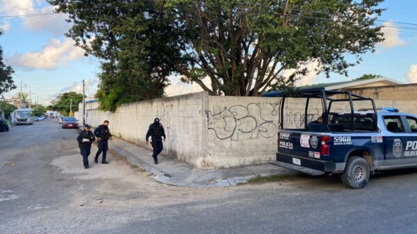 Dejan cuerpo descuartizado cerca de una primaria en la Región 237 de Cancún.