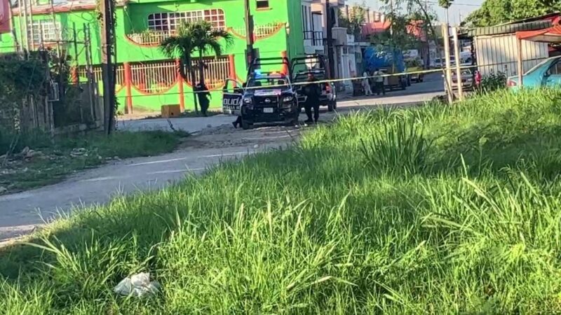 Balean a ayudante de albañil en la invasión La Jungla en Cancún.