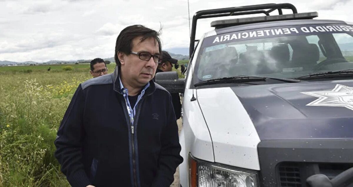 Tomás Zerón de Lucio arribando al basurero de Cocula, lugar donde realizaron el montaje de la supuesta desaparición de los 43 normalistas de Ayotzinapa.