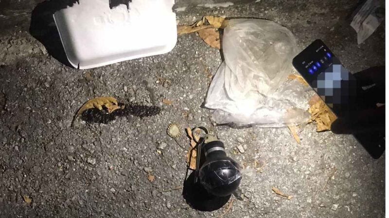 Lanzan granada contra un vehículo en Playa del Carmen.