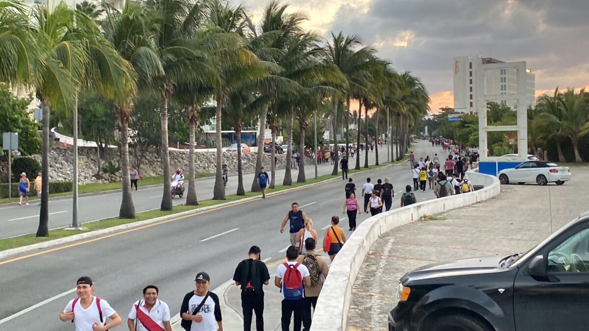Condenan empresarios el bloqueo a la Zona Hotelera de Cancún; el CCE hace un llamado a colectivo a buscar otras formas de manifestarse.