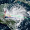 Se ubica ‘Lisa’ a 680 km al este-sureste de Costa Maya, Quintana Roo.
