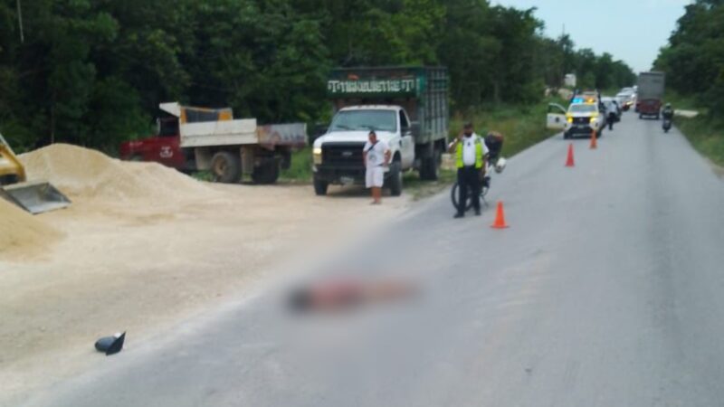 Cancún: Vehículo se da a la fuga tras arrollar a mujer en la carretera de Gas Auto.