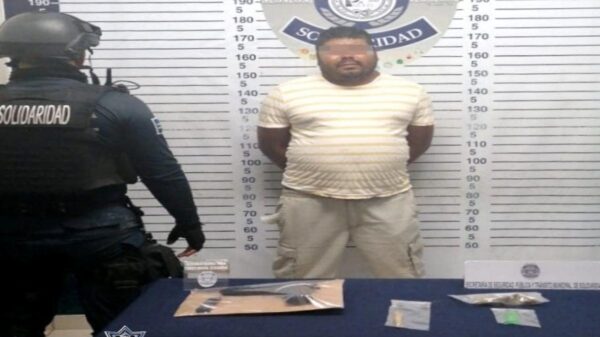 Detienen a narcomenudista en In House en Playa del Carmen.