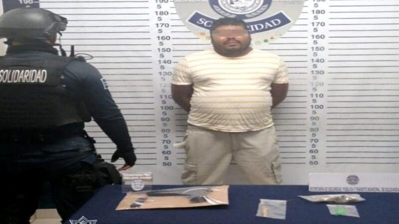 Detienen a narcomenudista en In House en Playa del Carmen.