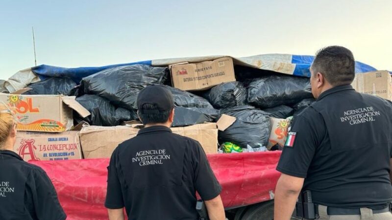 Aseguran casi dos toneladas de petardos en una bodega en Tabasco.