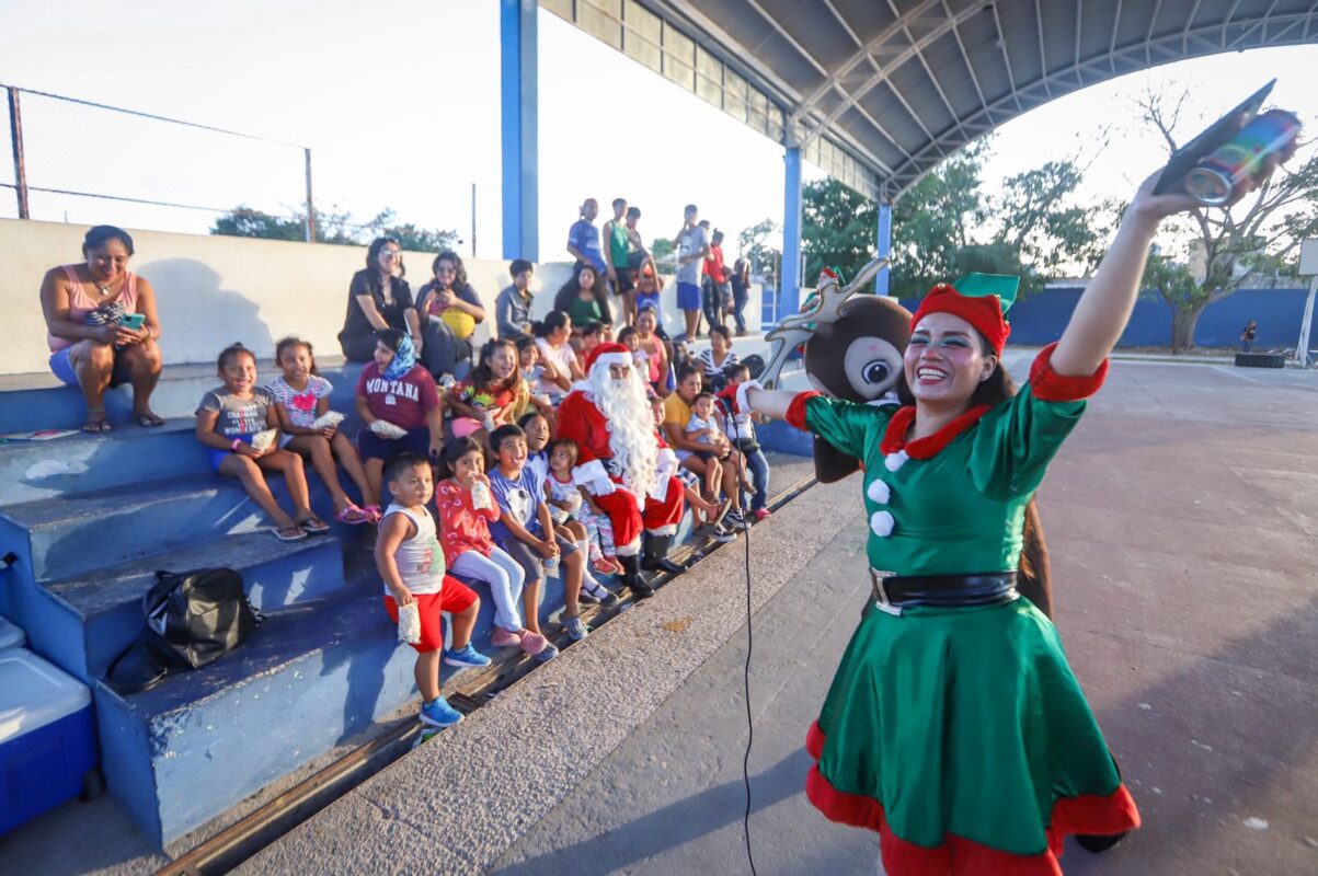 Aguakan arranca fiestas decembrinas con #PosadaEnTuColonia