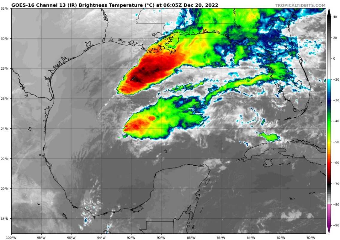 Pronóstico del clima para hoy martes 20 de diciembre en Quintana Roo; cielo parcialmente nublado con posibilidad de algunos chubascos.