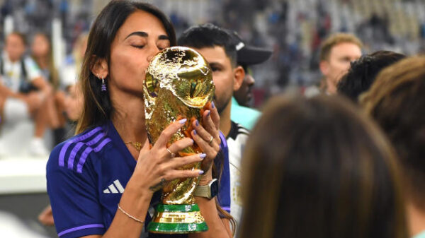 Esposa de Messi podría enfrentar castigo de la FIFA