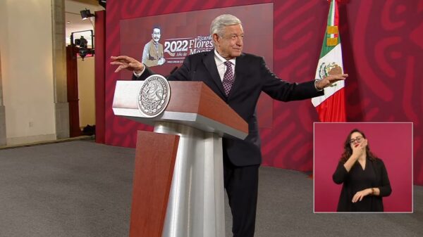 “Que vaya a engañar a otra parte”, responde AMLO a Xóchitl Gálvez