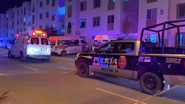 Balean a chofer de combi en fraccionamiento de Cancún 