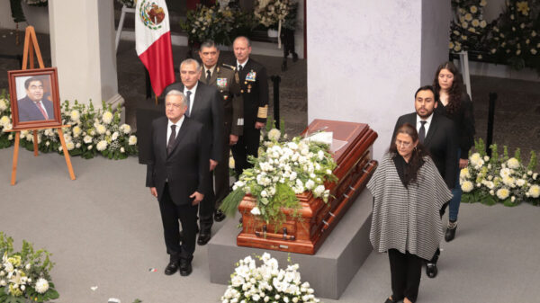 Despide la 4T al gobernador de Puebla, Miguel Barbosa