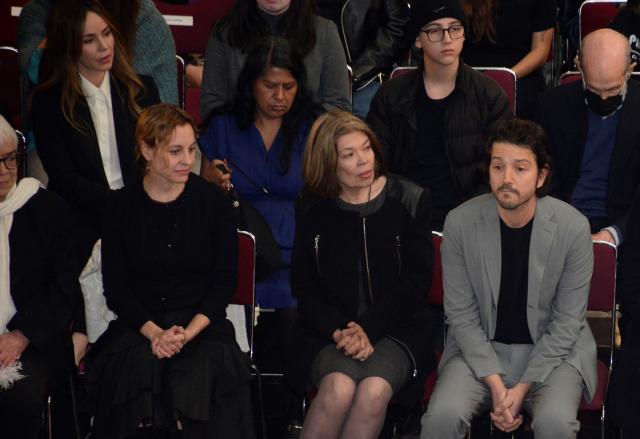 Camila Sodi convive con Marina de Tavira durante homenaje a papá de Diego Luna