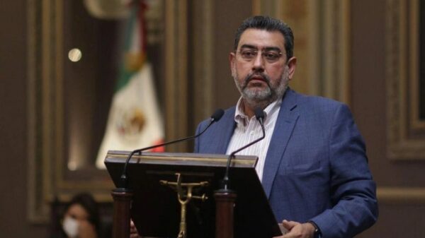 Ofrece Céspedes dar continuidad al proyecto de Barbosa en Puebla