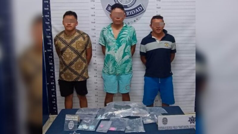 Playa del Carmen: Detienen a narcomenudistas; uno era buscado por homicidio.