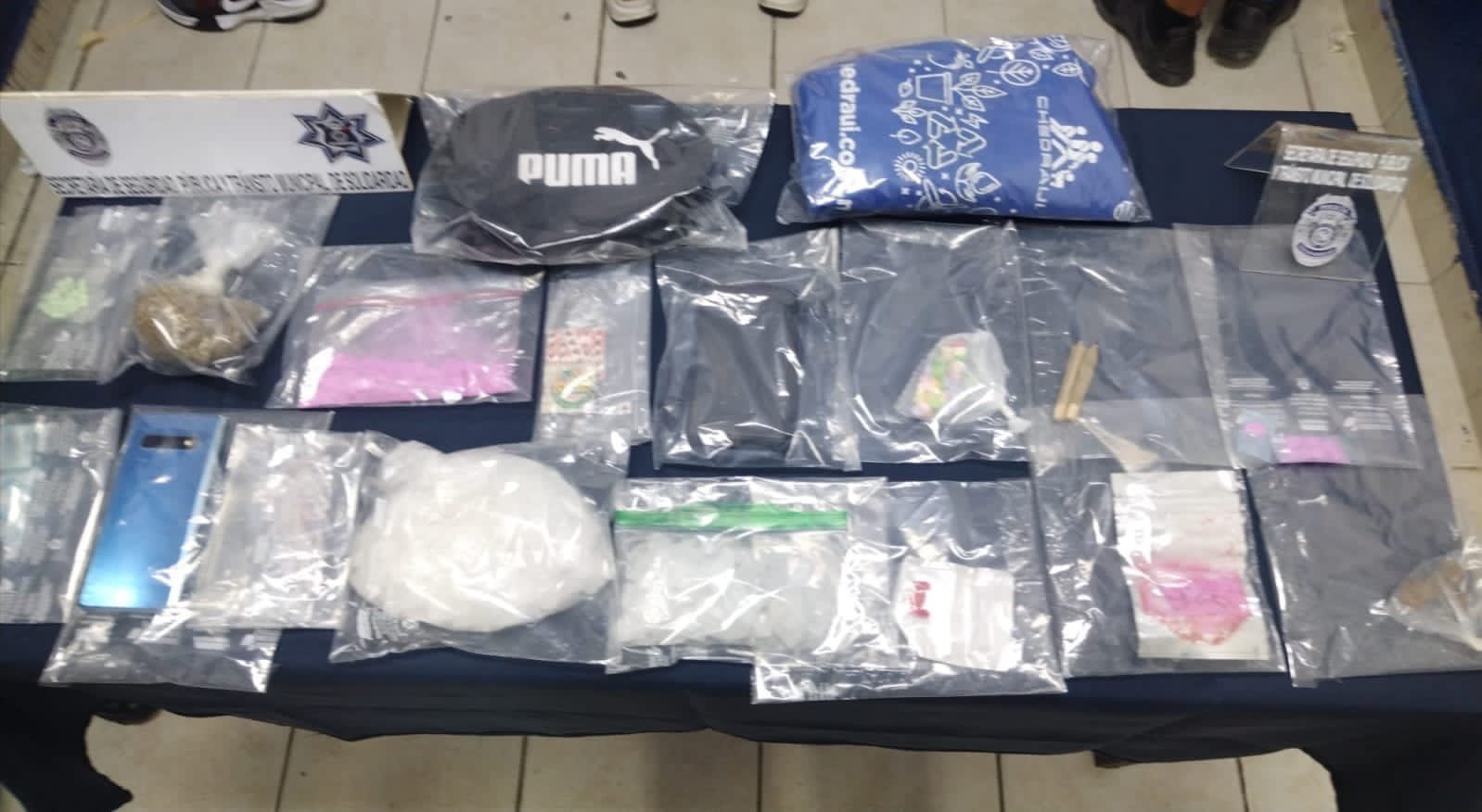 Caen tres narcomenudistas en El Pedregal de Playa del Carmen; tenían en su poder varias dosis de marihuana, cocaína y metanfetaminas.