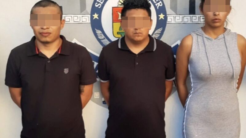 Playa del Carmen: Sorprenden a trío de narcomenudistas en Misión de las Flores.