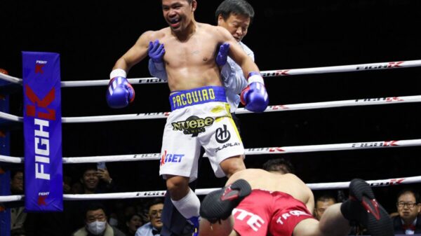Manny Pacquiao se sube de nuevo al ring para vencer a un youtuber.
