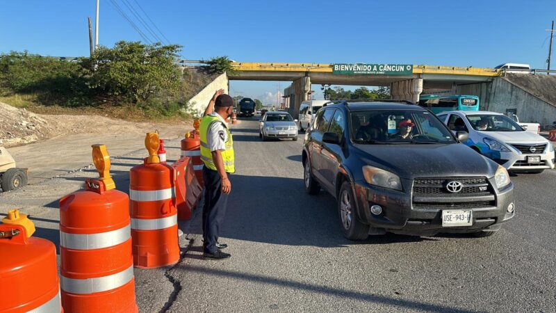 Toman acciones para agilizar el tráfico hacia el aeropuerto de Cancún.