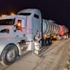 Aseguran tractocamión con 31 mil litros de hidrocarburo robado.