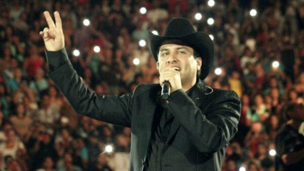 Julión Álvarez confirma concierto en Cancún