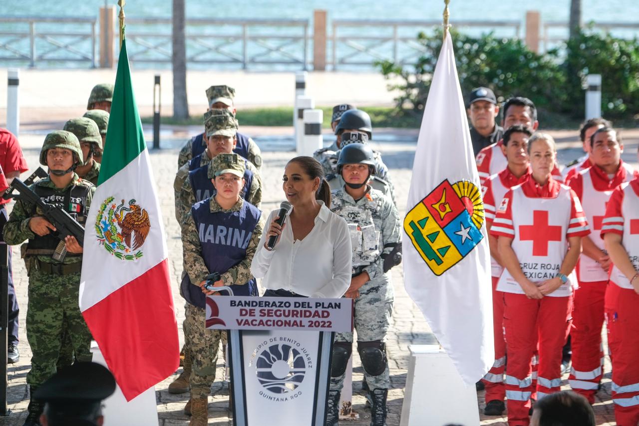 La gobernadora Mara Lezama durante el arranque del Plan de Seguridad Vacacional 2022 en Quintana Roo.