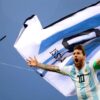 Homenajean a Messi con vuelo de jersey monumental 