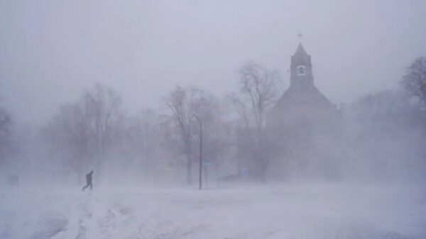 Sube a 48 la cifra de fallecidos por tormenta invernal en EU