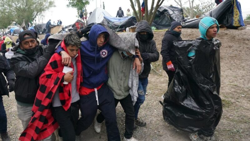 Onda gélida agrava la crisis migratoria en la frontera norte