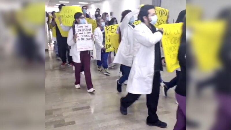 Médicos de hospitales de Pemex se van a paro por aguinaldo