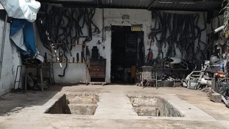 Atacan a balazos a taller de mofles en Cancún