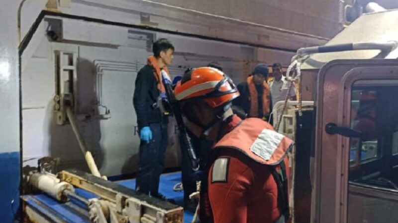 Rescata la Marina a empleado de un crucero al norte de Isla Mujeres.