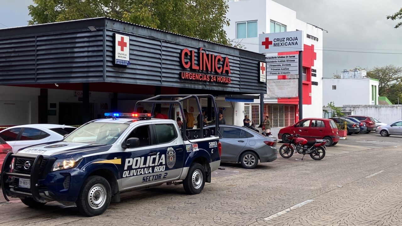 Fatal ataque armado en un salón de fiestas de la colonia El Milagro en Cancún; en la Cruz Roja perdió la vida de una de las víctimas.