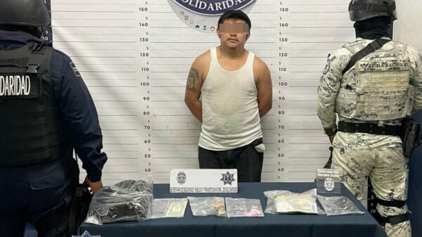 Detienen a sujeto con droga y 80 mil pesos en efectivo.