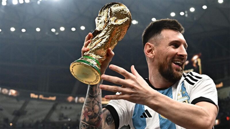 Foto de Messi con la Copa del Mundo impone récord