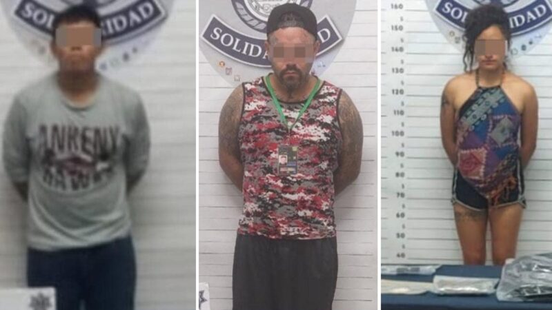 Detienen a tres narcomenudistas en la zona turística de Playa del Carmen.