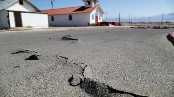 Sacude terremoto de 6.4 grados a California, EU.