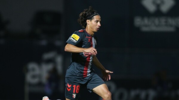 Diego Lainez ganaría sueldo millonario por llegar a Tigres