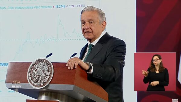 Estabilidad del peso, por la fuerte economía de México: AMLO