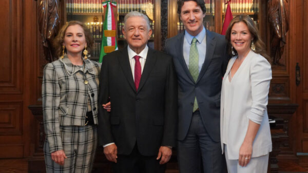 “Ya deberían quedarse a vivir aquí”, dice AMLO a Trudeau
