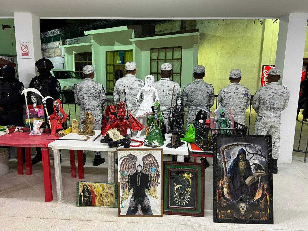 Decomisan droga, armas y celulares durante un cateo en el Cereso de Cancún; autoridades de los tres niveles madrugaron a los internos.