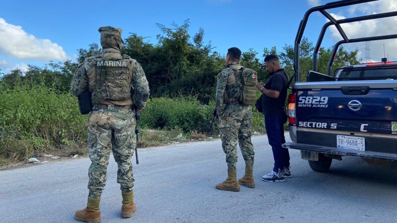 Descubren cadáver putrefacto en colonia irregular de Cancún