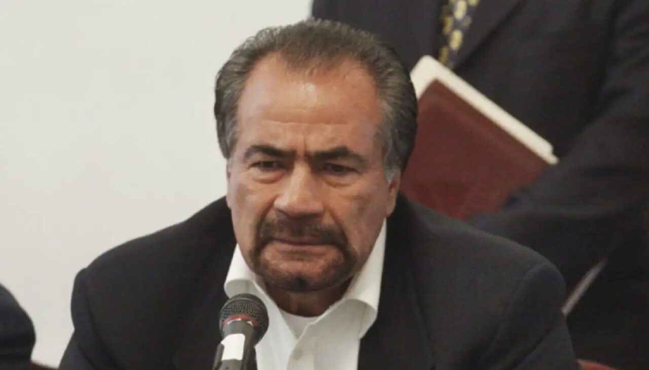 Líder del sindicato del Metro de la CDMX, Fernando Espino Arévalo pide más presupuesto para dicho medio de transporte; es señalado de nepotismo. 