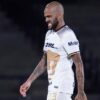 Dani Alves, jugador de Pumas, es detenido por presunta agresión sexual en España.