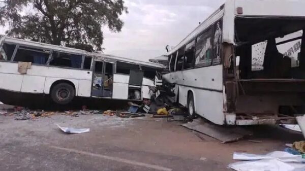 Al menos 38 muertos por choque de autobuses en Senegal (VIDEO).