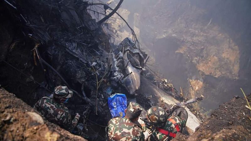 Avión con 72 pasajeros se estrella en Nepal; no hubo sobrevivientes (VIDEOS).