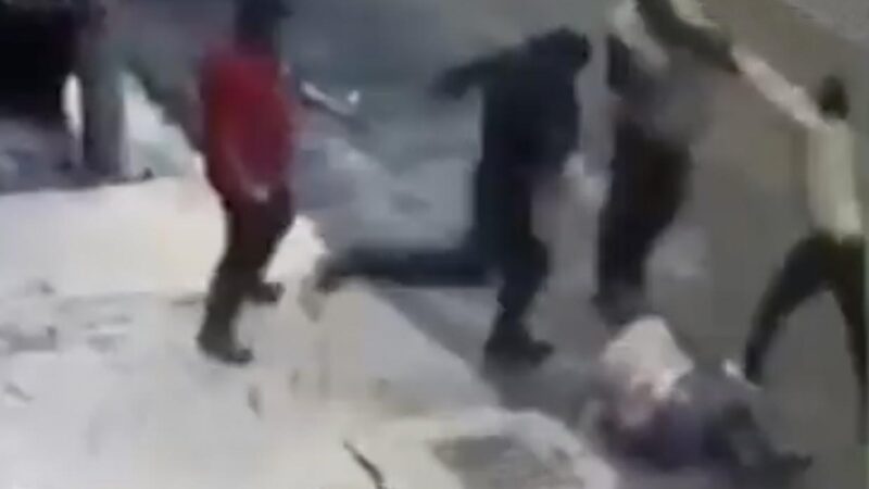 Revelan video de una golpiza mas a clientes del restaurante La Polar