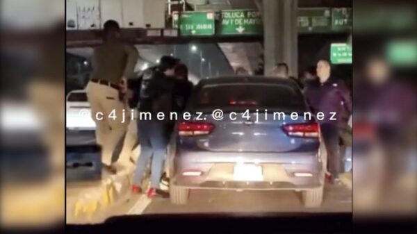 Hombres armados tunden a agresor de adulto mayor en CDMX