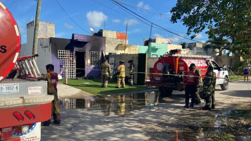 Se incendia vivienda en el fraccionamiento Azul Bonampak de Cancún (VIDEO).